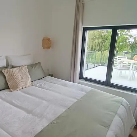 Au Bord De La Riviere Apartamento